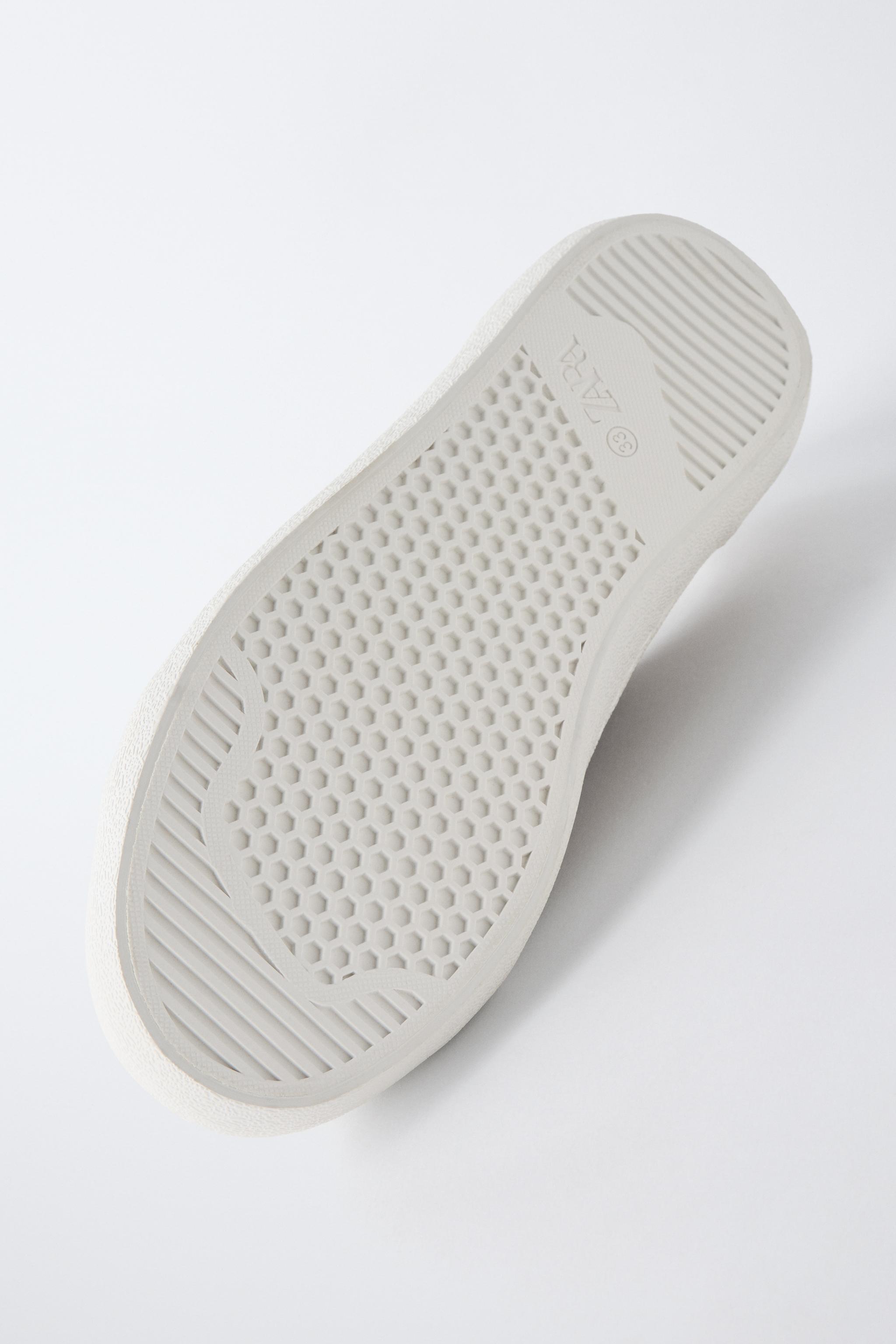 BASIC SNEAKERS